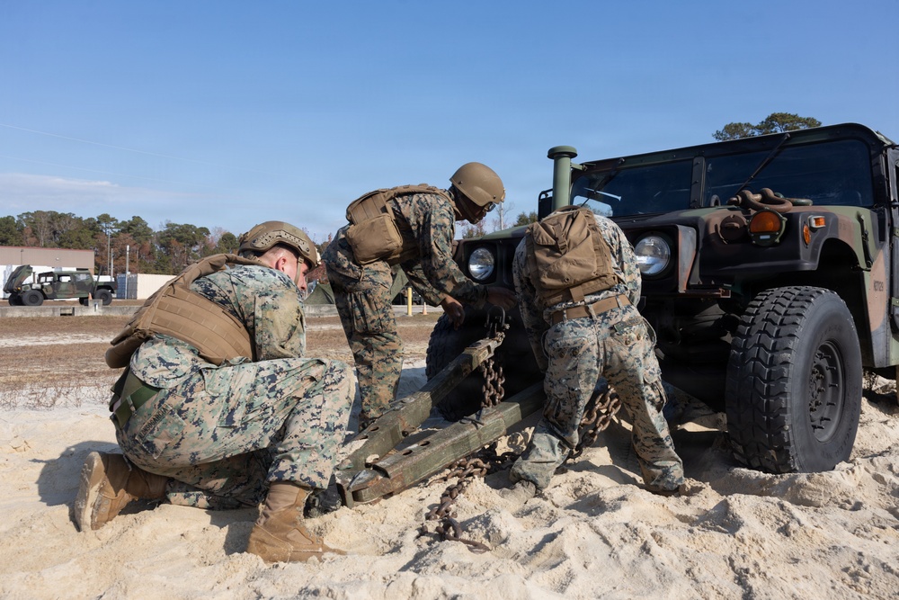 Marines with Headquarters and Service Battalion Conduct Fording and Recovery Training