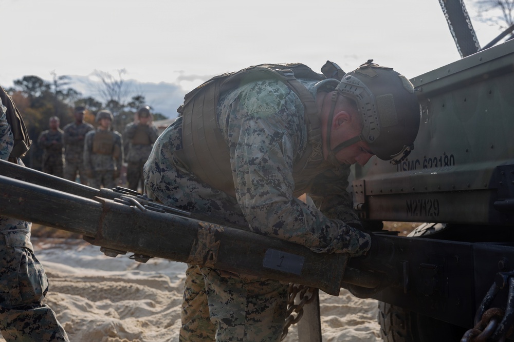 Marines with Headquarters and Service Battalion Conduct Fording and Recovery Training