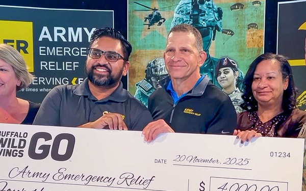 Buffalo Wild Wings to Go Donates $4,000 to Army Emergency Relief Fund