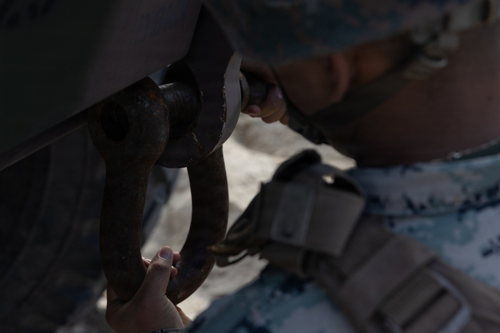 Marines with Headquarters and Service Battalion Conduct Fording and Recovery Training