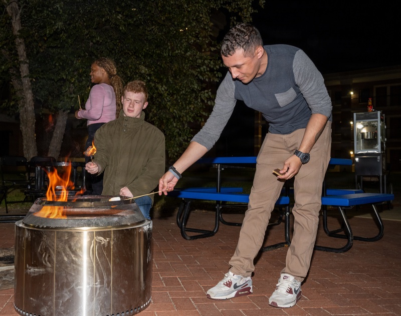 Dorm Council Builds Community Through Service