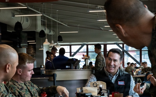 Rob Riggle Visits Camp Pendleton