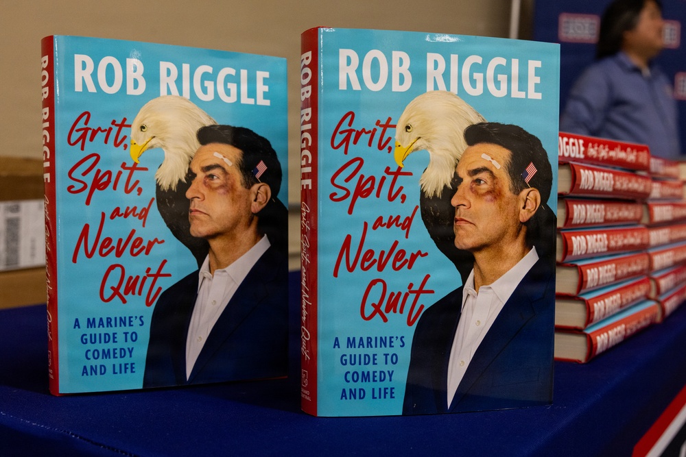 Rob Riggle Visits Camp Pendleton