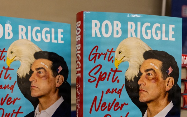 Rob Riggle Visits Camp Pendleton