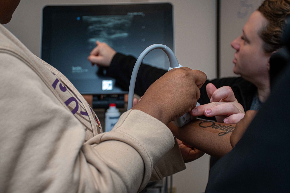 Manor High School STEM Students Visit Naval Medical Center Portsmouth (NMCP) Simulation Center