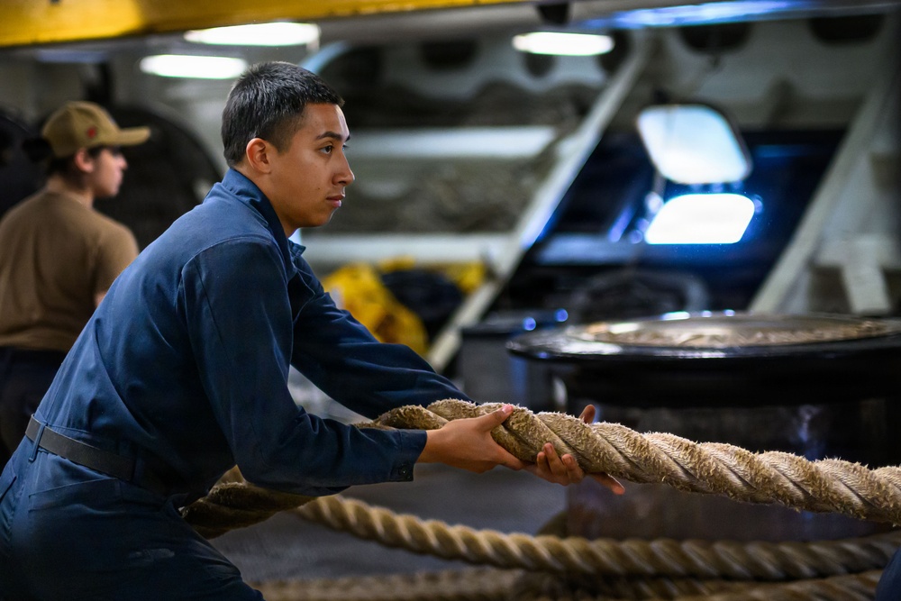 USS Theodore Roosevelt Line Handling