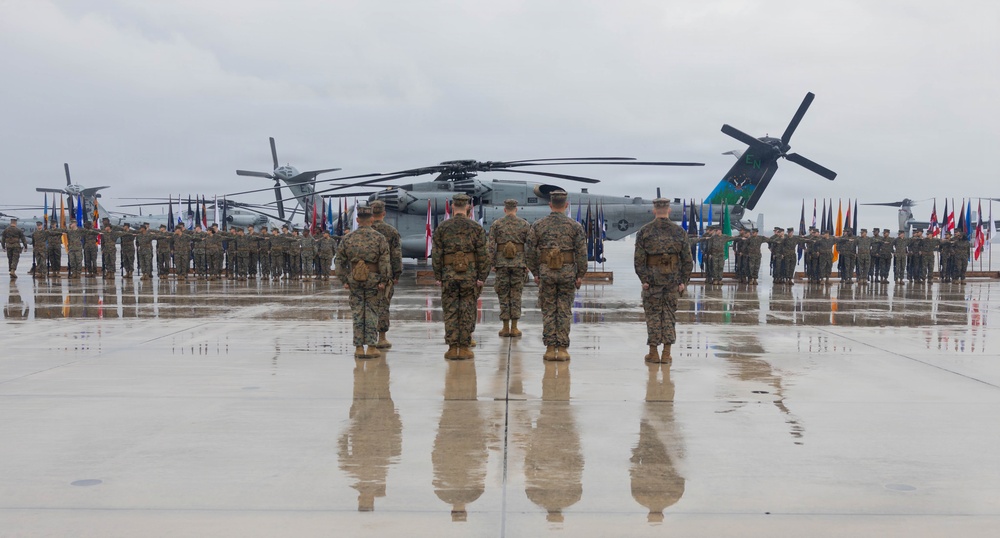 HMH-464 change of command ceremony