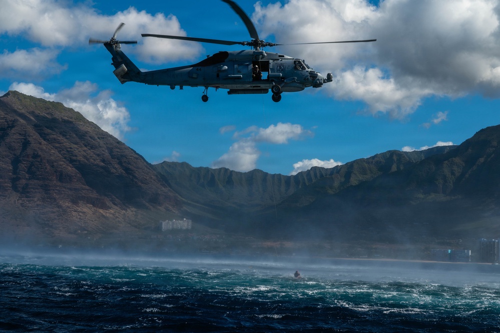 15th Wing Conducts Joint Personnel Rescue Training with U.S. Navy