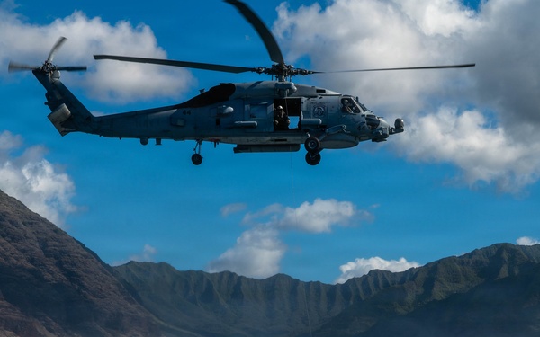 15th Wing Conducts Joint Personnel Rescue Training with U.S. Navy
