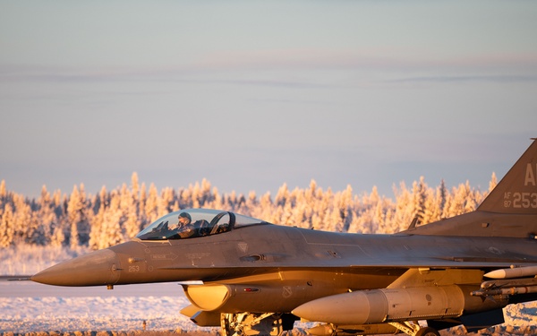 Eielson bolsters airpower readiness during Arctic Gold 26-1