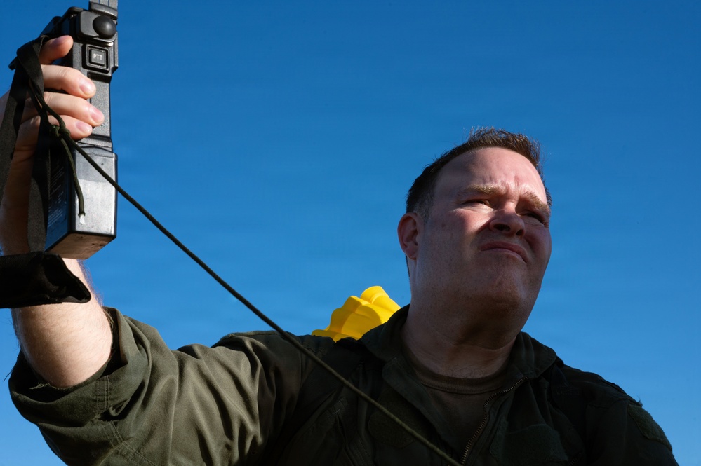 15th Wing Conducts Joint Personnel Rescue Training with U.S. Navy