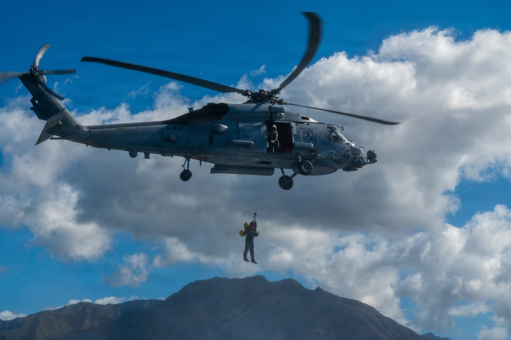 15th Wing Conducts Joint Personnel Rescue Training with U.S. Navy