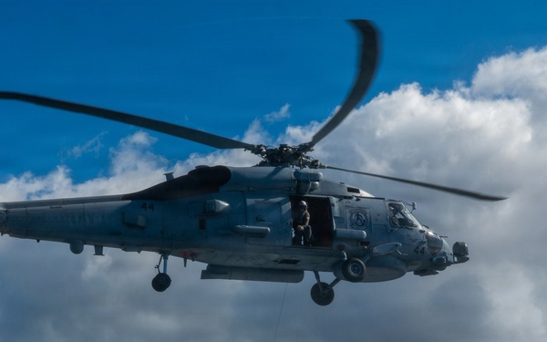 15th Wing Conducts Joint Personnel Rescue Training with U.S. Navy