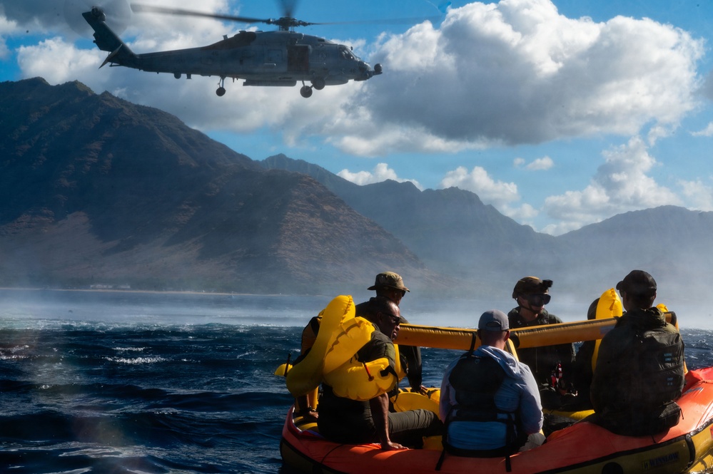 15th Wing Conducts Joint Personnel Rescue Training with U.S. Navy