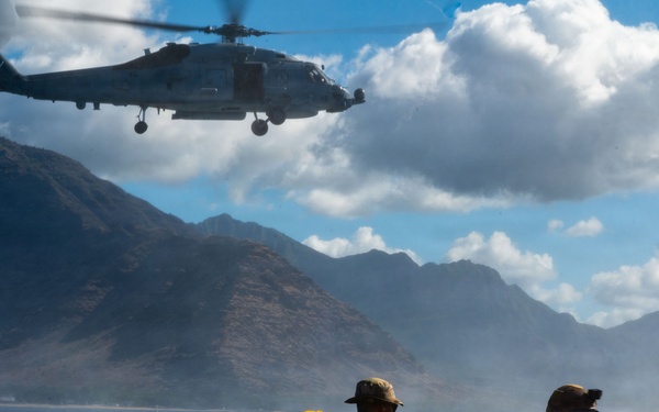 15th Wing Conducts Joint Personnel Rescue Training with U.S. Navy