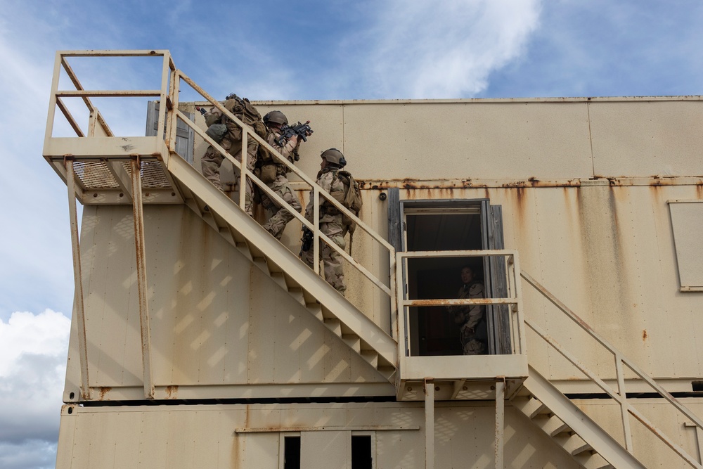 V1/1 Marines complete Vertical Assault Course