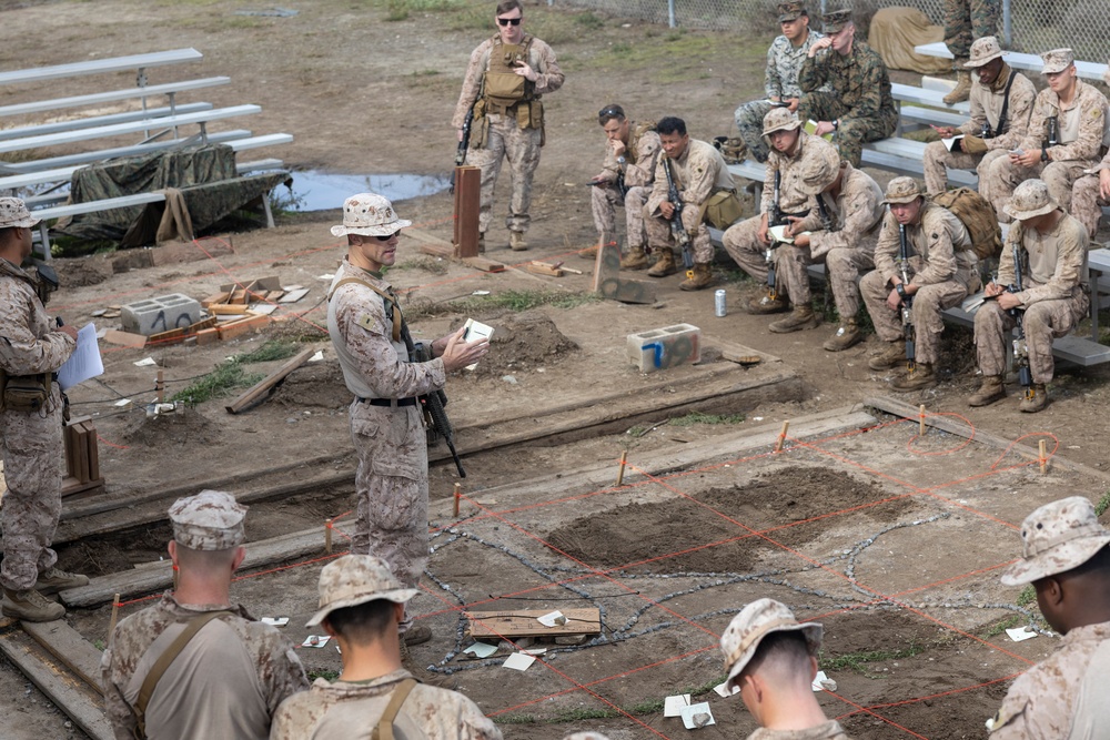 V1/1 Marines complete Vertical Assault Course
