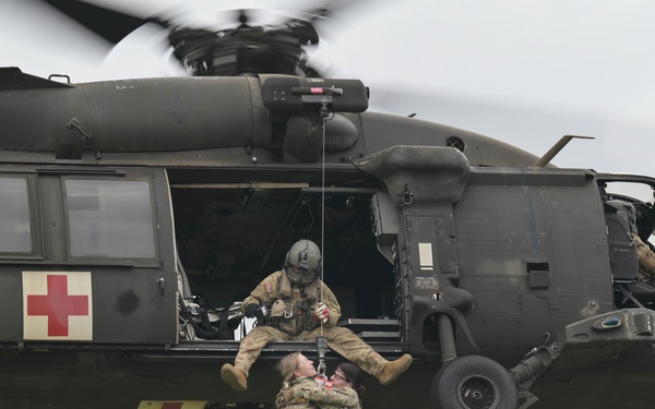 15th Medical Group participates in Army-led medical evacuation training
