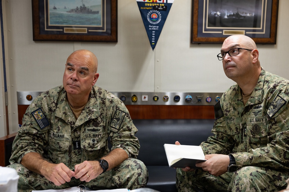 SWO Boss Visits USS William P. Lawrence (DDG 110)