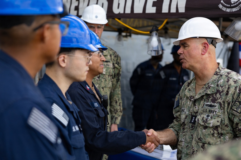 SWO Boss Visits USS William P. Lawrence (DDG 110)