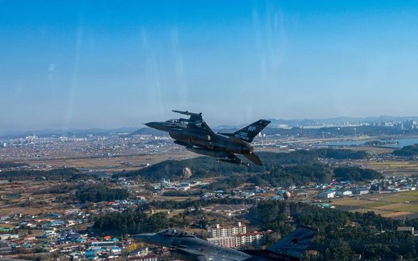 Pantons depart Kunsan for Super Squadron Phase 2