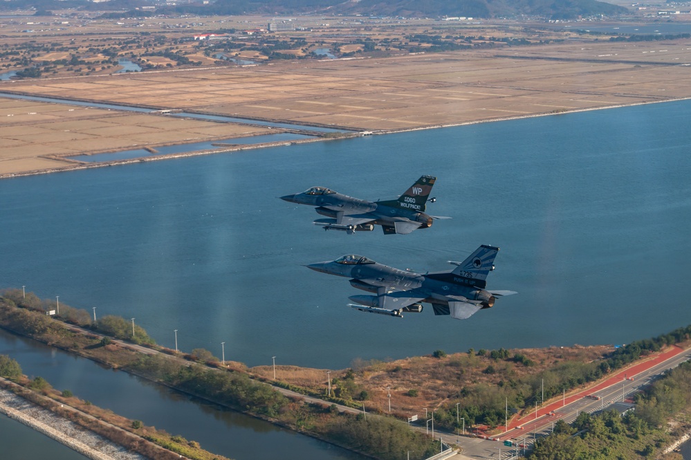Pantons depart Kunsan for Super Squadron Phase 2