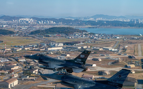Pantons depart Kunsan for Super Squadron Phase 2