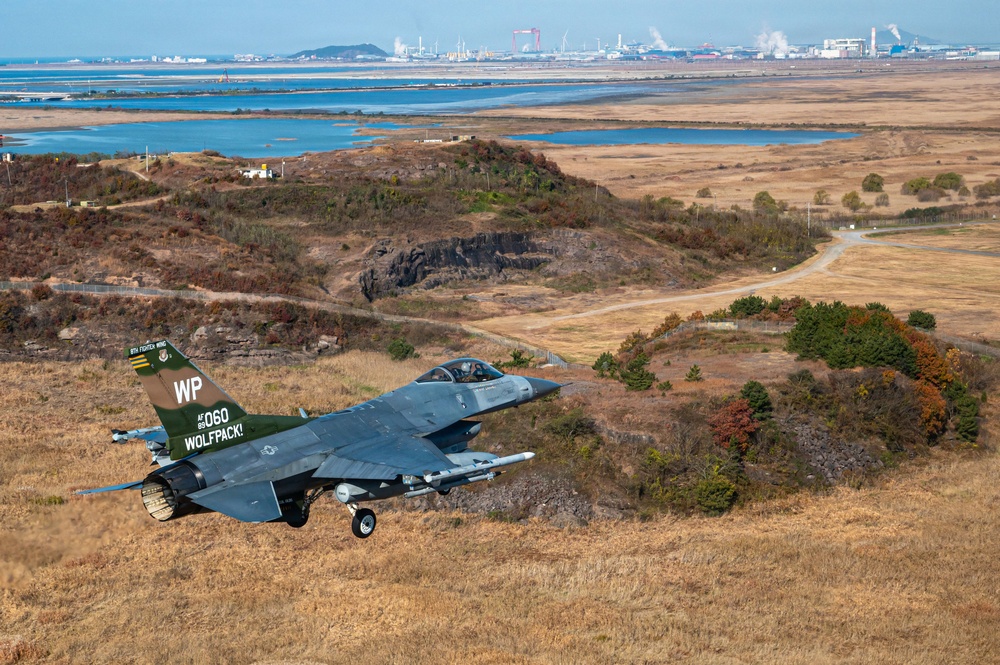 Pantons depart Kunsan for Super Squadron Phase 2