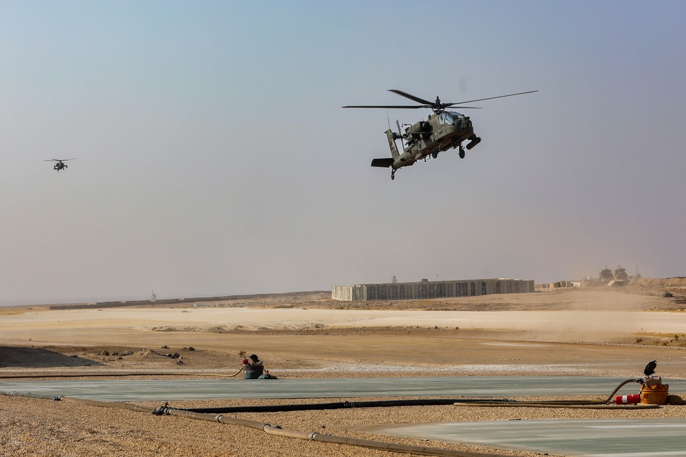 Fleet Master Chief Lateef N. Compton, Senior Enlisted Leader for U.S. Central Command visits Task Force Nighthawk in Syria