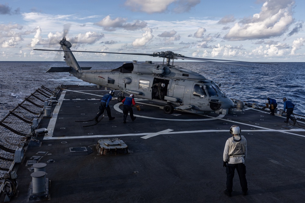 USS Mahan Conducts Flight Quarters