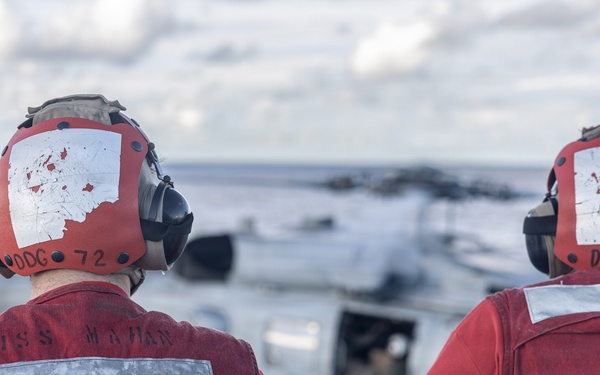 USS Mahan Conducts Flight Quarters
