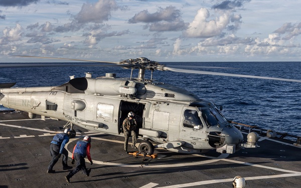 USS Mahan Conducts Flight Quarters