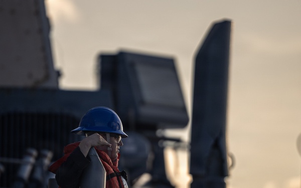 USS Mahan Conducts Small Boat Operations