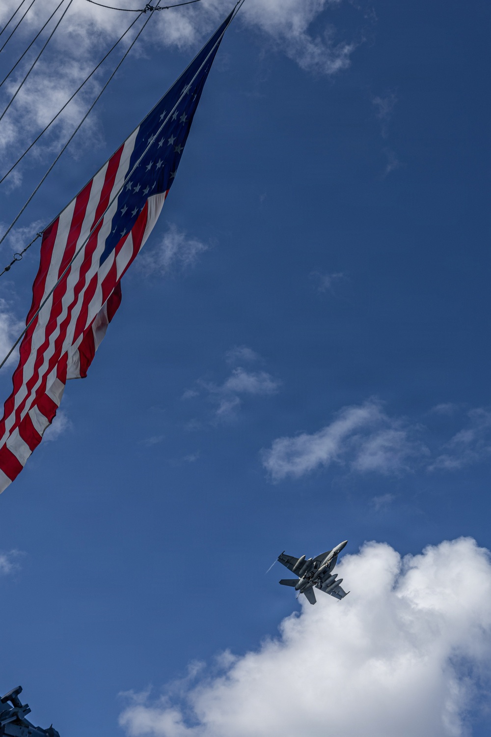 USS Mahan Operates with Joint Force
