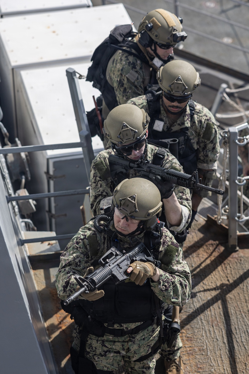 USS Mahan Conducts VBSS Training