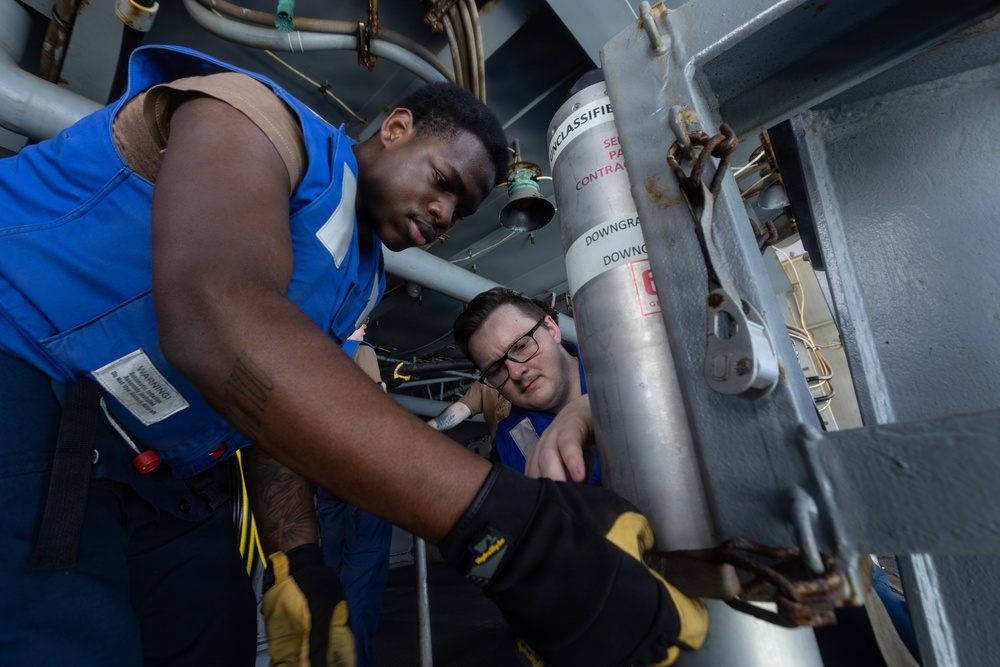 USS Gerald R. Ford (CVN 78) Sailors Stream Nixie