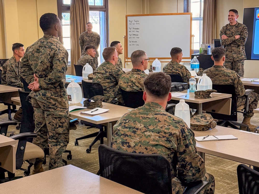 SMMC Ruiz visits MCRD San Diego