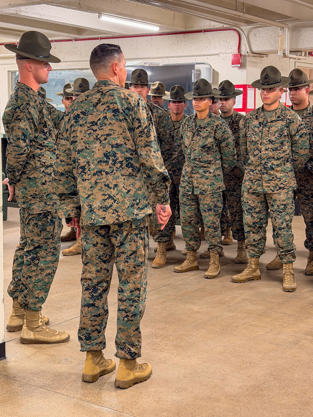 SMMC Ruiz visits MCRD San Diego
