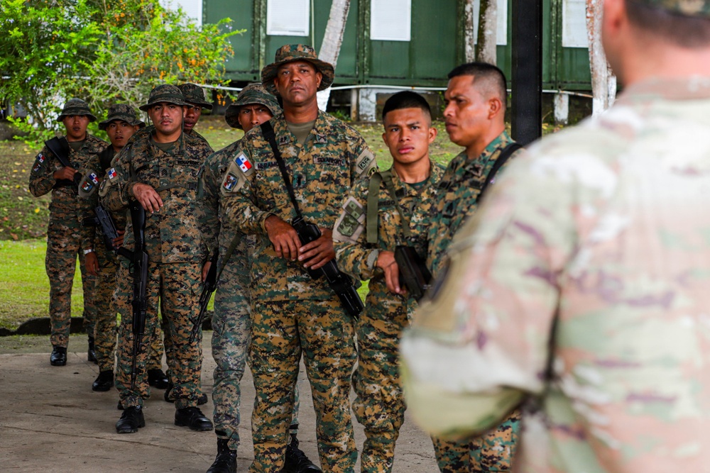 U.S. Army and Panama Security Services Strengthen Ties Through Joint Leadership Training