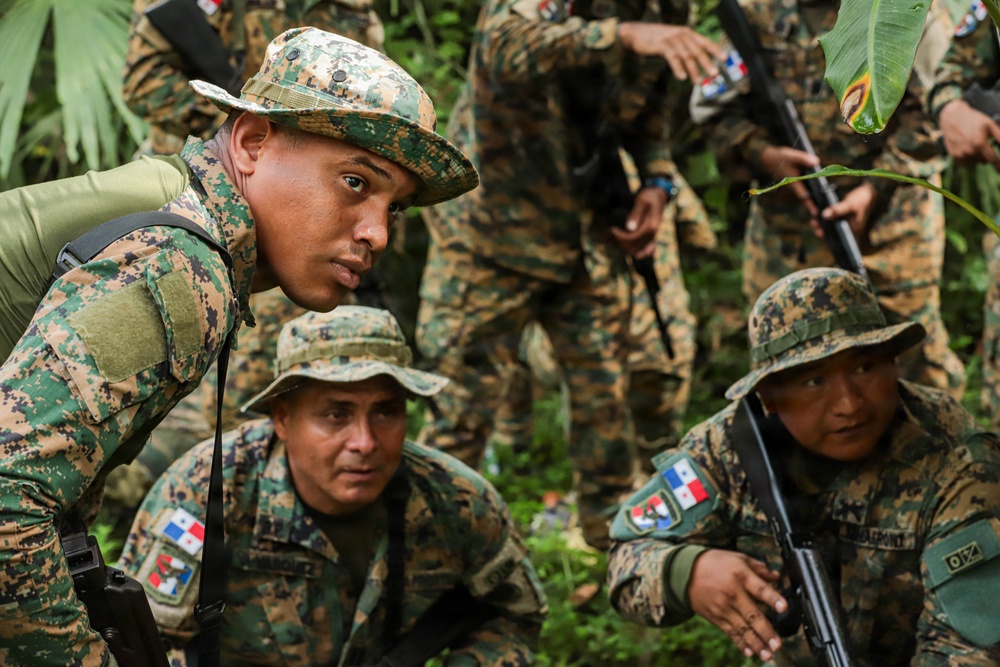 U.S. Army and Panama Security Services Strengthen Ties Through Joint Leadership Training