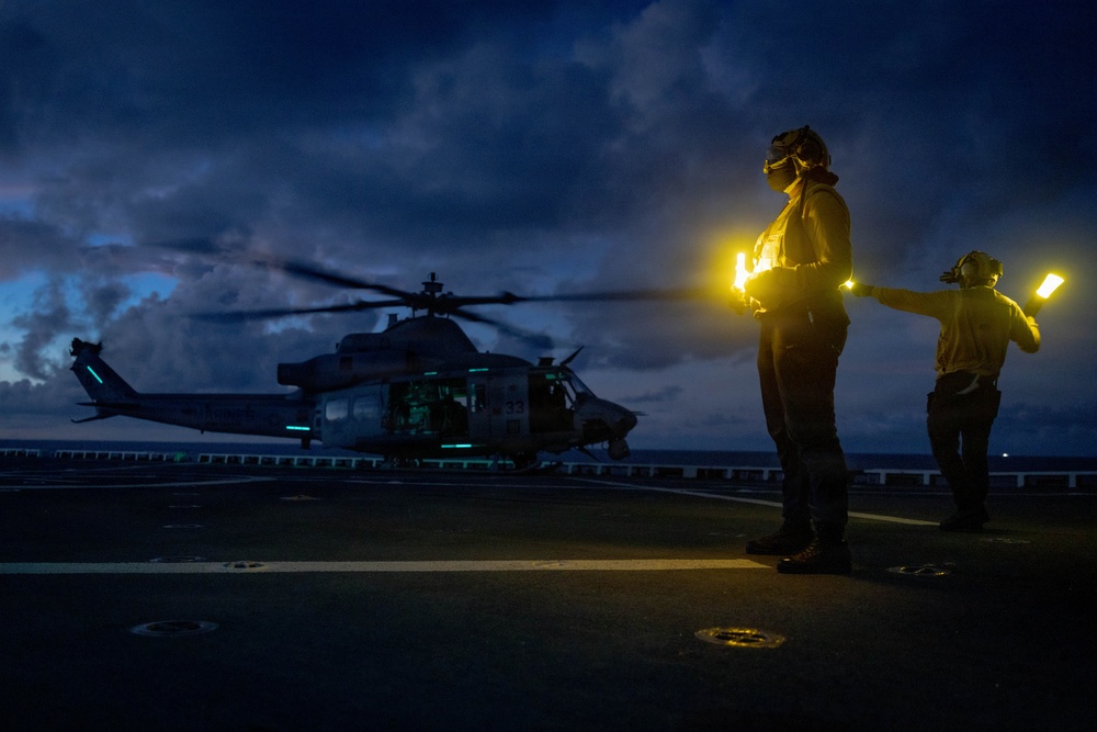 22nd MEU(SOC) | Flight Operations aboard the USS Fort Lauderdale