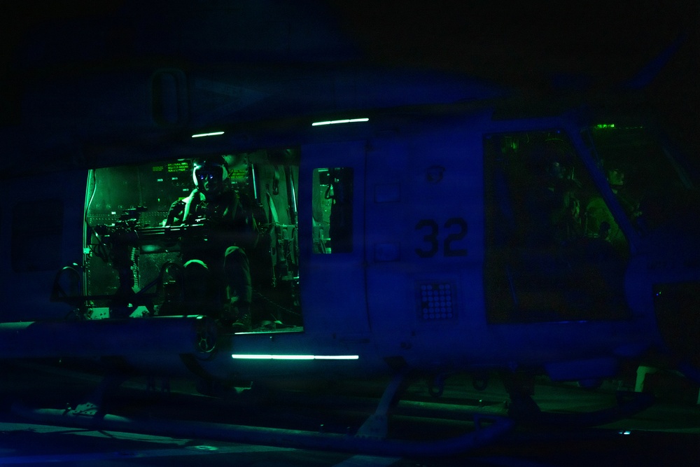 22nd MEU(SOC) | Flight Operations aboard the USS Fort Lauderdale