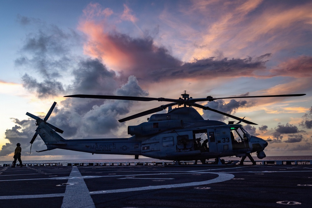22nd MEU(SOC) | Flight Operations aboard the USS Fort Lauderdale