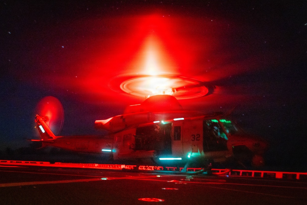 22nd MEU(SOC) | Flight Operations aboard the USS Fort Lauderdale