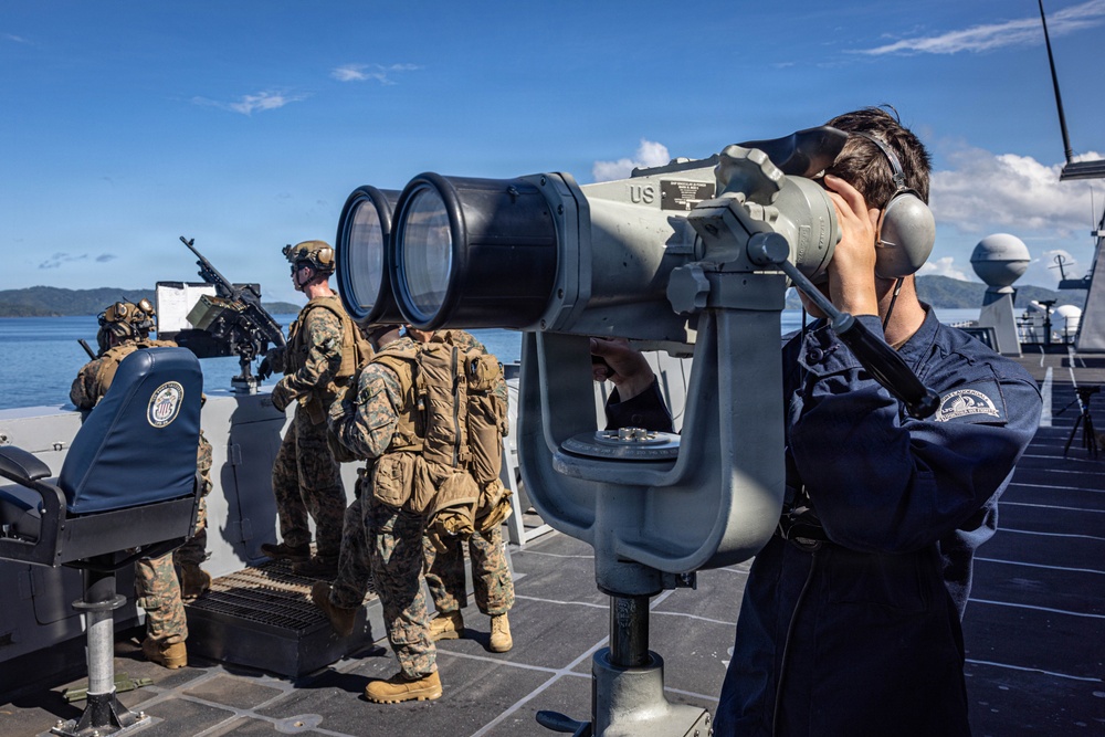 22nd MEU(SOC) | USS Fort Lauderdale Conducts Strait Transit Operations