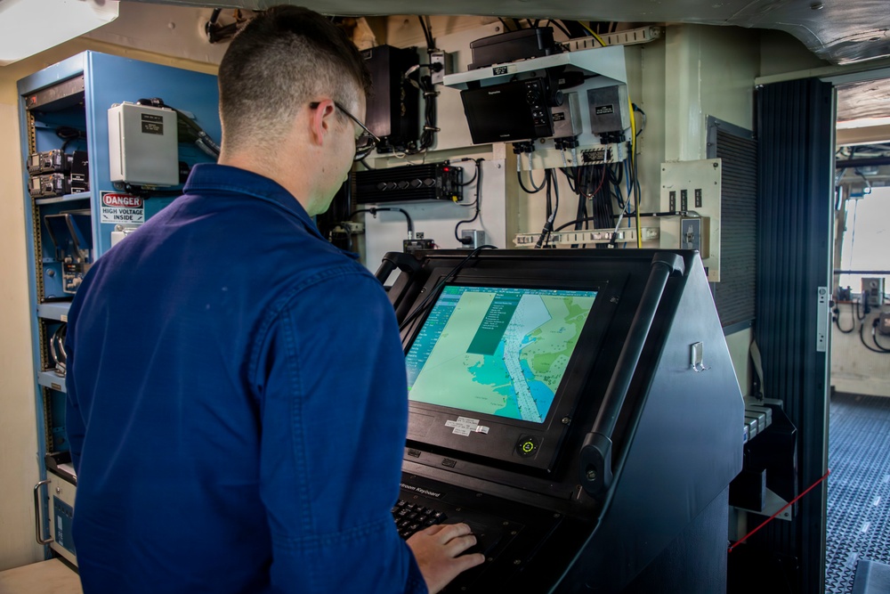 U.S. Coast Guard Cutter Hickory conducts subject matter expert exchange