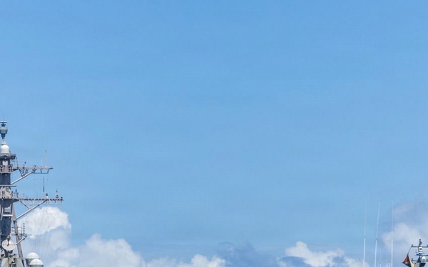 USS Mahan and GDFS Shahoud Conduct Maritime Exercise