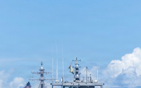 USS Mahan and GDFS Shahoud Conduct Maritime Exercise