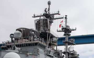 USS Essex gets underway