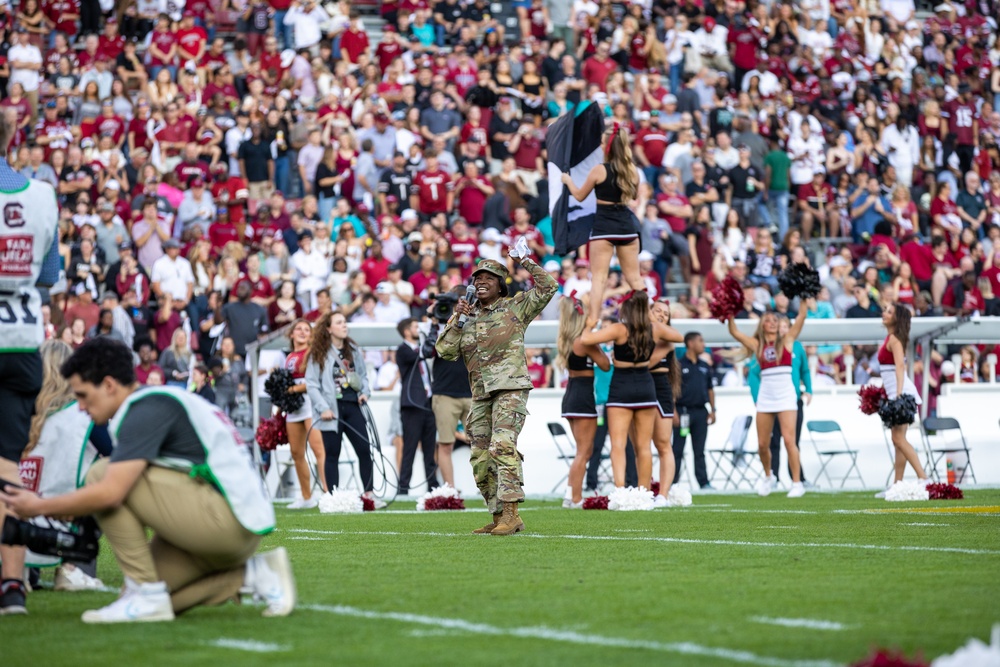 251122-USC Salute the Troops Game